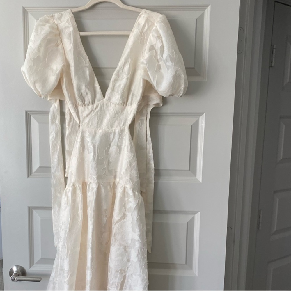 Fortunate One - Elegant White Lace Dress Small